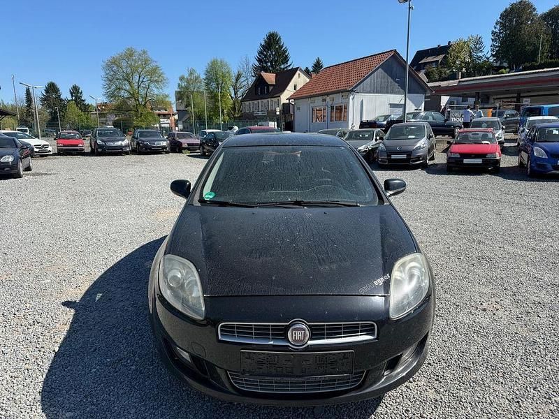 Gebraucht Fiat Bravo Dynamic 120 PS (88 kW) 2011 Schwarz Kleinwagen