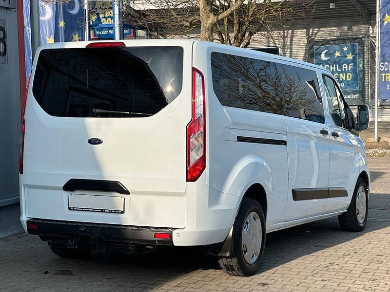 Gebraucht Ford Tourneo 131 PS (96 kW) 2020 Weiß Van / Kleinbus