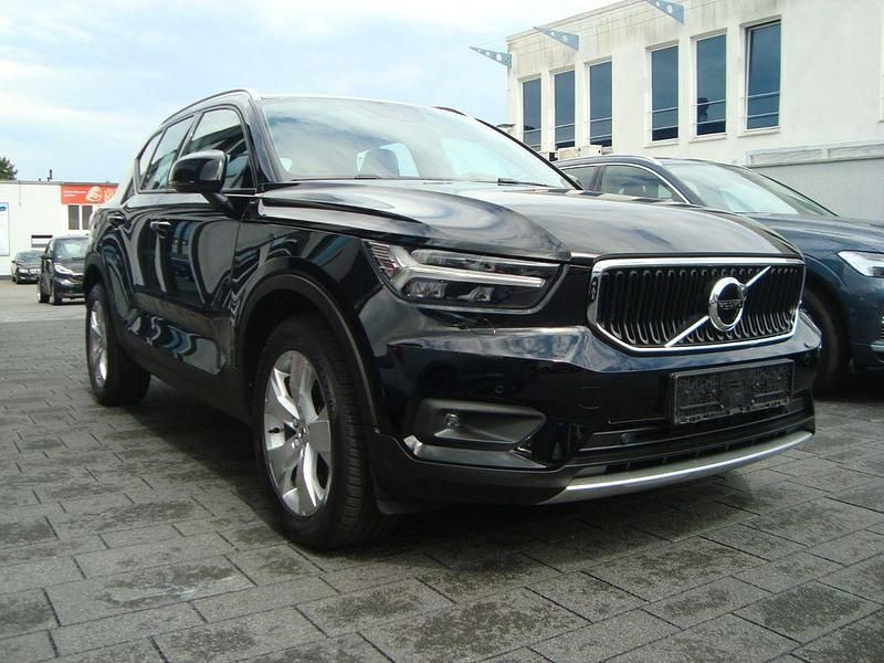 Schwarz Gebraucht 2021 Volvo XC40 Momentum SUV | 27.600 € (Guter Preis) - Bild 1/4