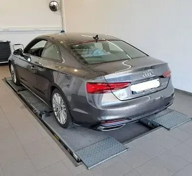 Gebraucht Audi A5 S-Line 204 PS (150 kW) 2022 Daytonagrau perleffekt Coupé