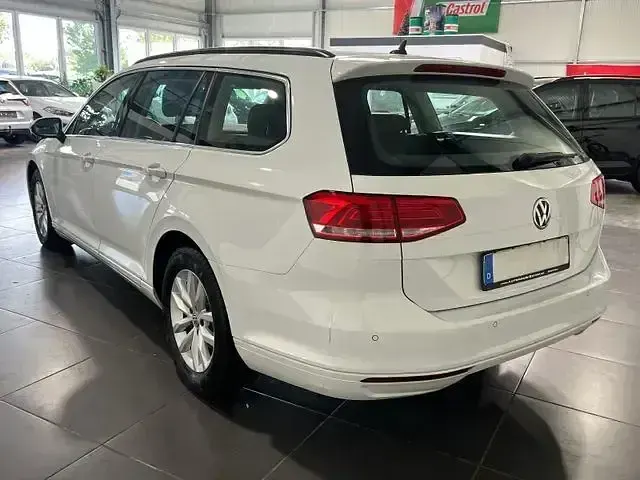 Gebraucht VW Passat Comfortline 150 PS (110 kW) 2019 Weiß Kombi