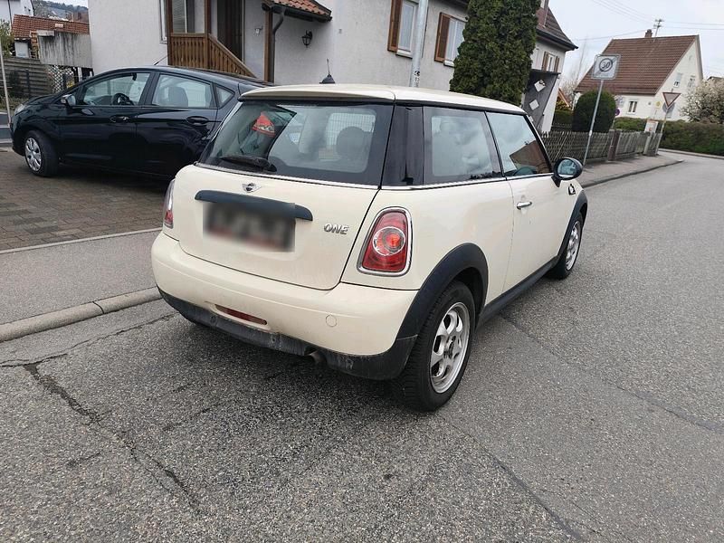 Gebraucht Mini ONE 98 PS (72 kW) 2012 Weiß Kleinwagen