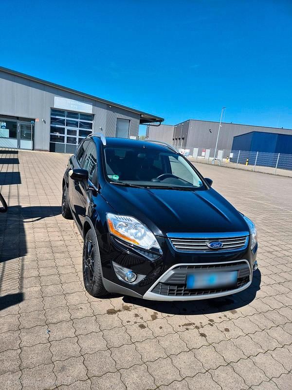 Gebraucht Ford Kuga Titanium 136 PS (100 kW) 2010 Schwarz SUV