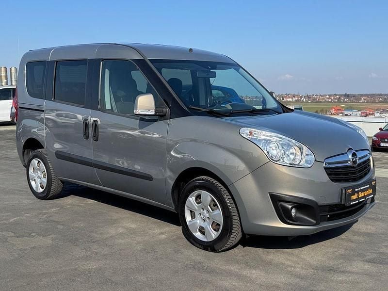 Gebraucht Opel Combo 90 PS (66 kW) 2014 Braun Van / Kleinbus