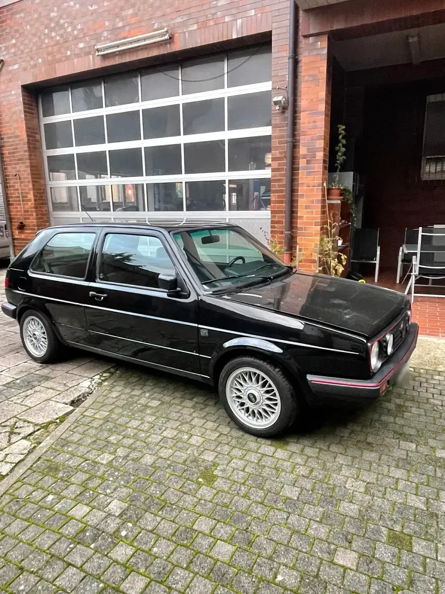 Gebraucht VW Golf II GTI 139 PS (102 kW) 1988 Schwarz Kleinwagen