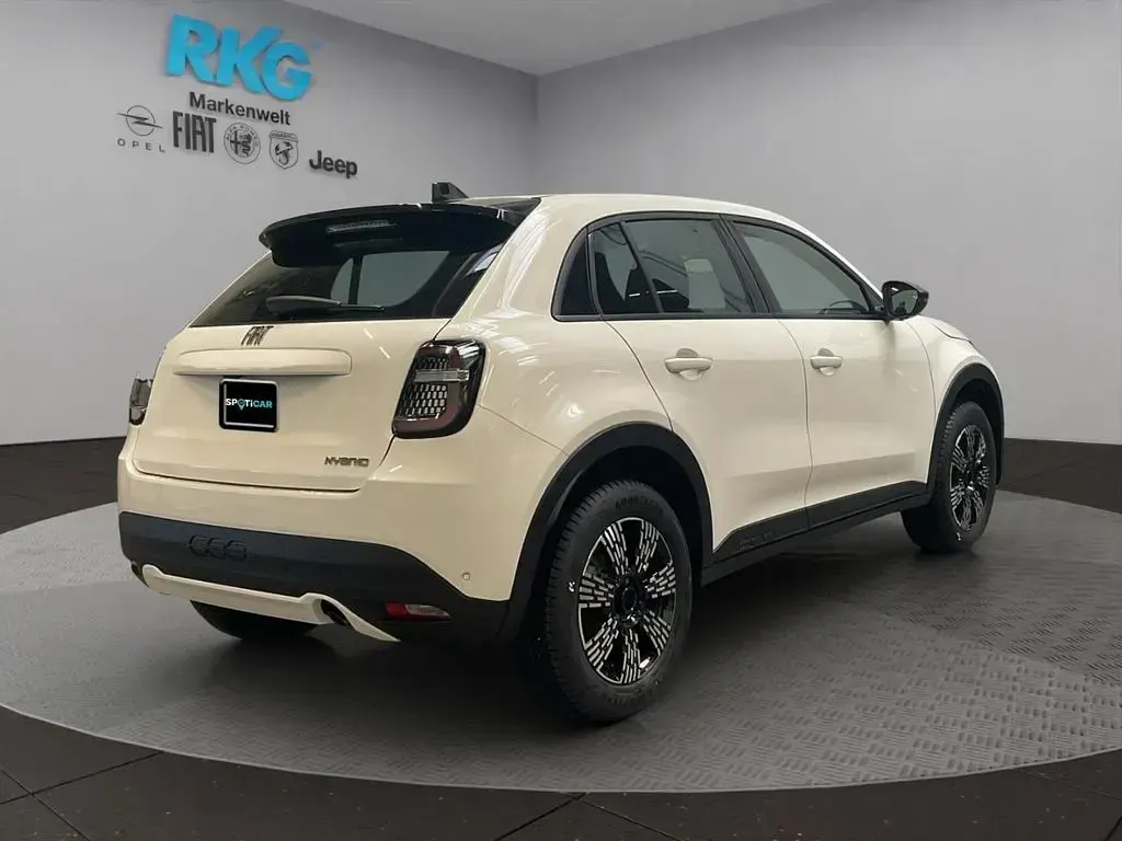Neu Fiat 600 Business 101 PS (74 kW) 2026 Weiß SUV