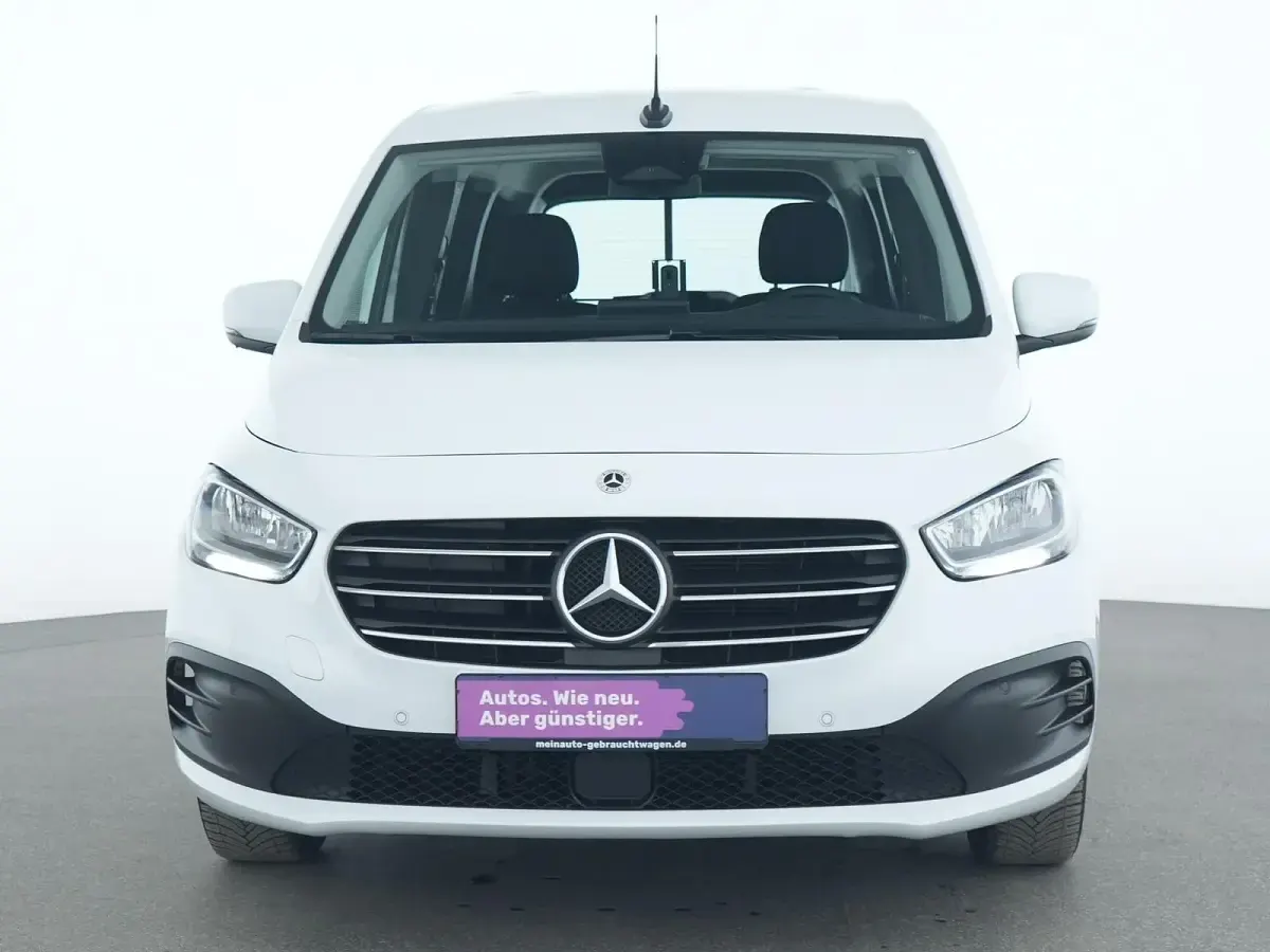 Gebraucht Mercedes T180 131 PS (96 kW) 2024 Arktikweiss Van / Kleinbus