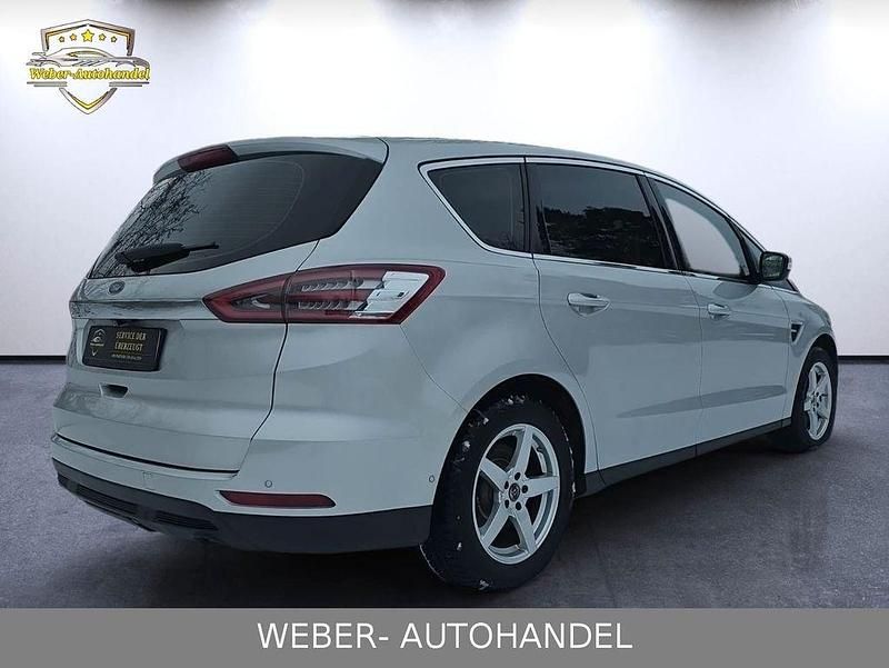 Gebraucht Ford S-MAX Titanium 150 PS (110 kW) 2019 Silber Van / Kleinbus