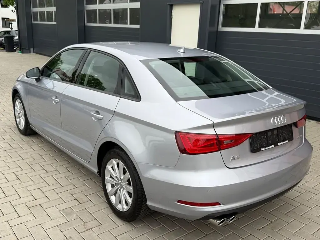 Gebraucht Audi A3 Attraction 125 PS (91 kW) 2015 Silber Limousine