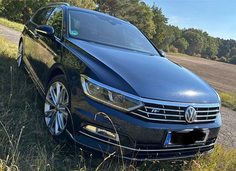 Blau Gebraucht 2015 VW Passat Highline Kombi | 12.800 € (Guter Preis) - Bild 1/4