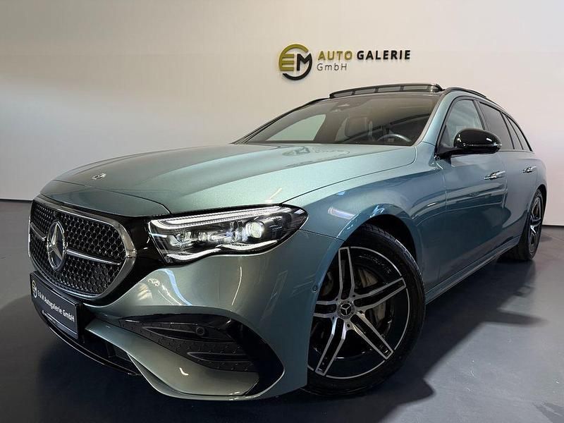 Grün Gebraucht 2024 Mercedes E200 AMG line Limousine | 49.990 € (Superpreis) - Bild 1/4