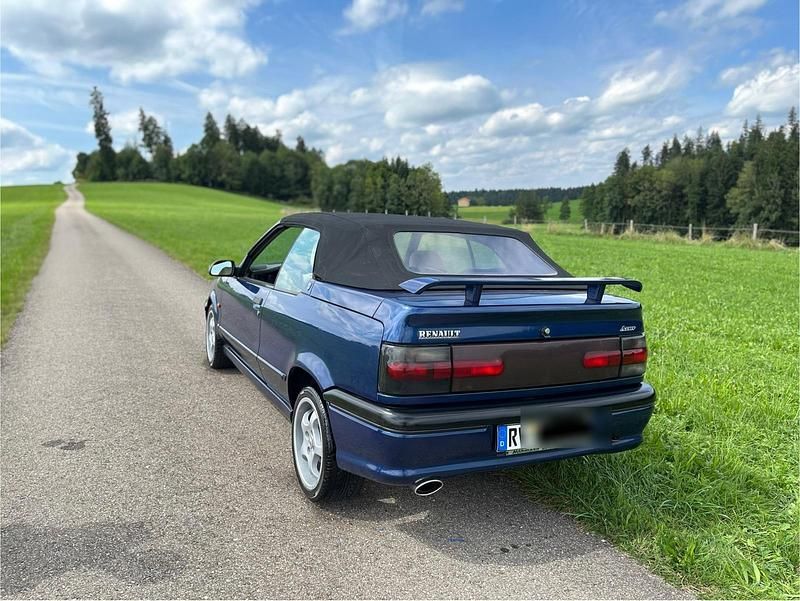 Gebraucht Renault R9 89 PS (65 kW) 1995 Blau Limousine
