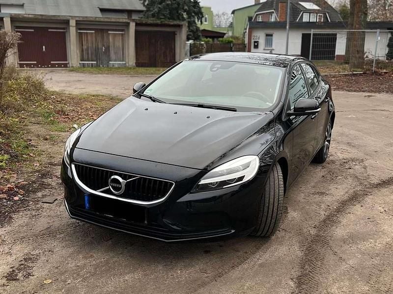 Schwarz Gebraucht 2019 Volvo V40 Limousine | 10.500 € (Superpreis) - Bild 1/4