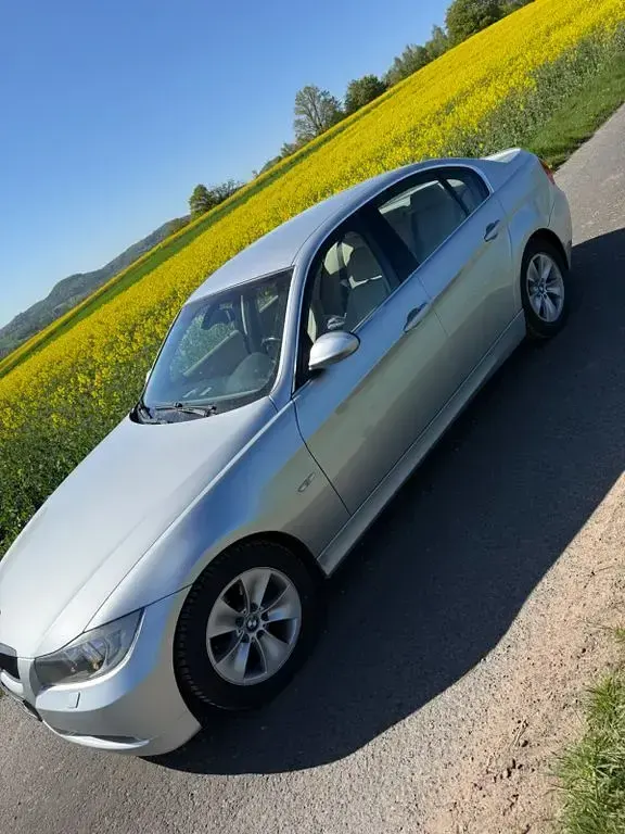 Gebraucht BMW 325 218 PS (160 kW) 2005 Silber Limousine