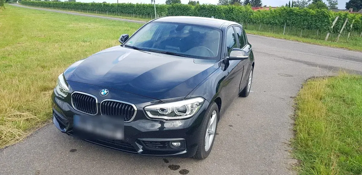 Gebraucht BMW 120 Advantage 184 PS (135 kW) 2019 Schwarz Limousine