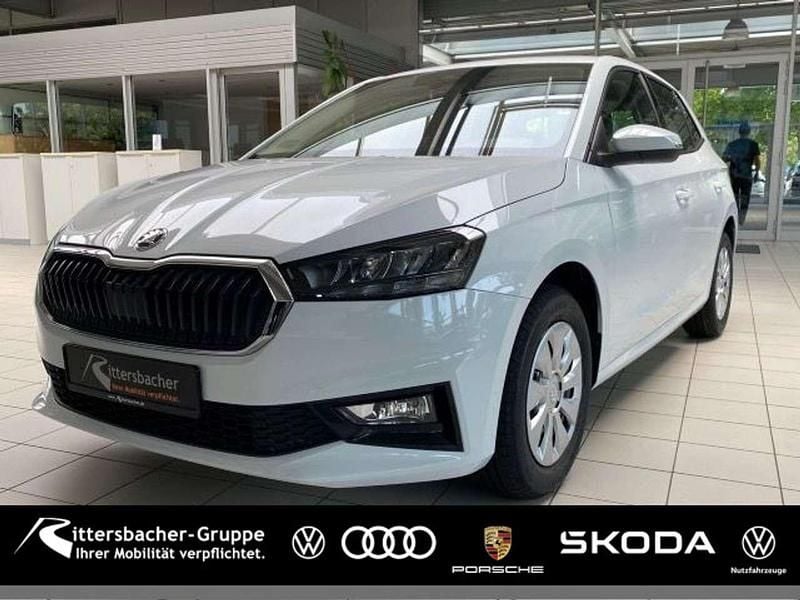 (moonweiss metallic) Gebraucht 2025 Skoda Fabia Essence Limousine | 18.990 € (Fairer Preis) - Bild 1/4