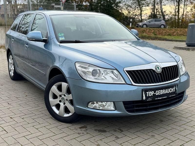 Gebraucht Skoda Octavia Ambiente 122 PS (89 kW) 2009 Blau Kombi