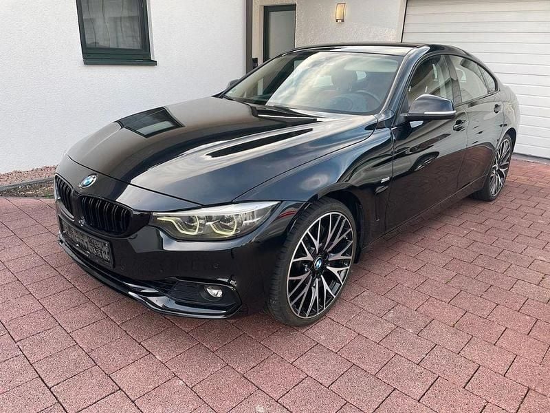 Schwarz Gebraucht 2017 BMW 440 Sport Line Coupé | 22.999 € - Bild 1/4