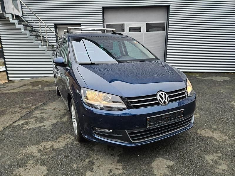 Gebraucht VW Sharan Comfortline 140 PS (102 kW) 2015 Blau Van / Kleinbus