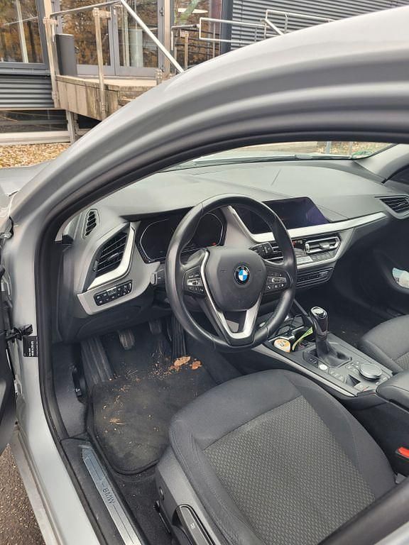 Silber Gebraucht 2019 BMW 116 Advantage Kleinwagen | 16.800 € (Fairer Preis) - Bild 1/3