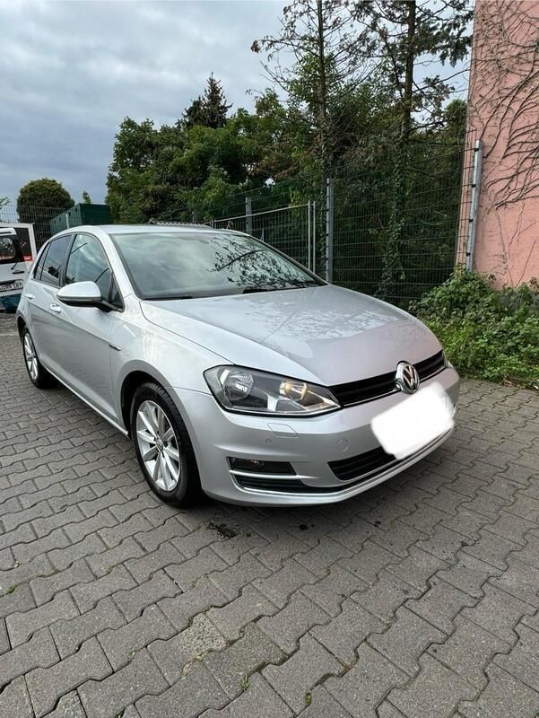 Silber Gebraucht 2015 VW Golf VII Limousine | 9.600 € (Fairer Preis) - Bild 1/4