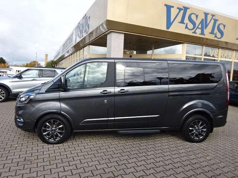 Gebraucht Ford Tourneo Titanium 131 PS (96 kW) 2021 Magneticgrau (metallic) Van / Kleinbus
