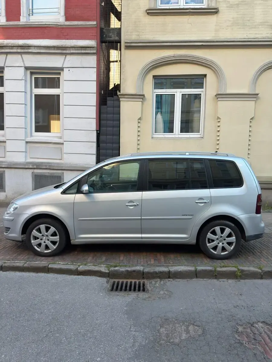 Usata VW Touran 140 CV (102 kW) 2008 Argento Monovolume