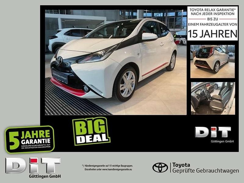 Weiß Gebraucht 2017 Toyota Aygo X-play Kleinwagen | 8.490 € (Fairer Preis) - Bild 1/4