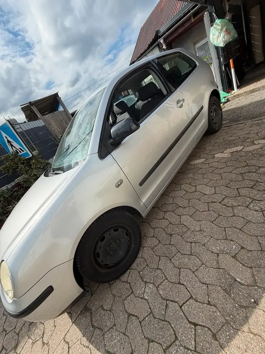 Gebraucht VW Polo 60 PS (44 kW) 2003 Silber Kleinwagen