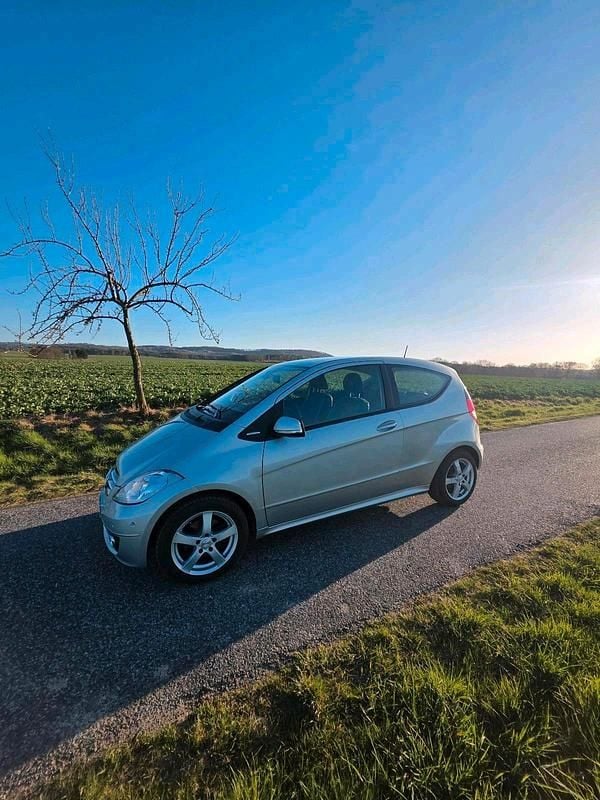 Gebraucht Mercedes A200 136 PS (100 kW) 2009 Silber Kleinwagen