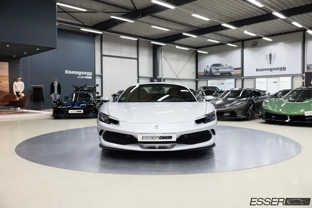 Gebraucht Ferrari 296 829 PS (609 kW) 2023 Silber Cabrio