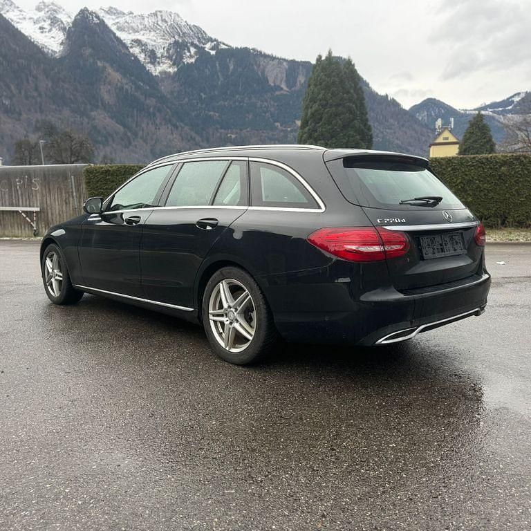 Gebraucht Mercedes C220 Avantgarde 170 PS (125 kW) 2015 Schwarz Limousine