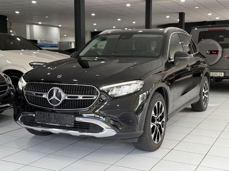 Schwarz Gebraucht 2024 Mercedes GLC220 SUV | 37.890 € - Bild 1/4