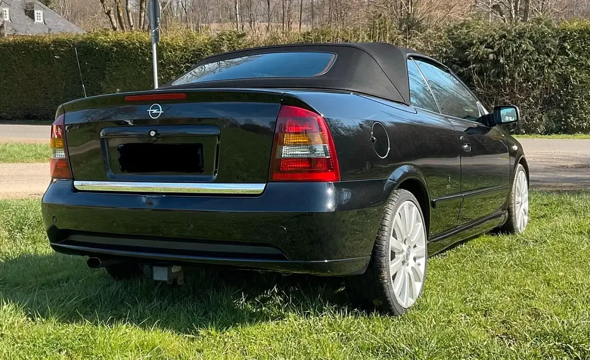 Gebraucht Opel Astra Edition 147 PS (108 kW) 2005 Schwarz Cabrio