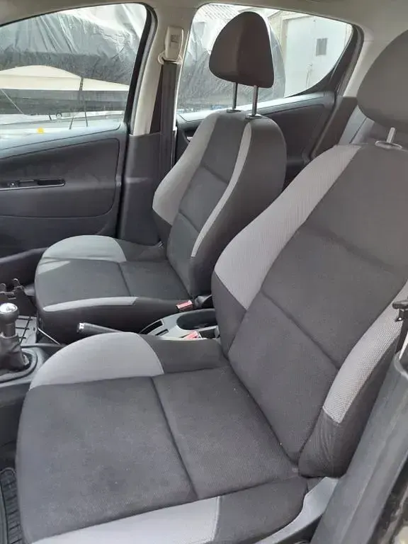 Gebraucht Peugeot 207 Urban Move 73 PS (53 kW) 2009 Schwarz Limousine