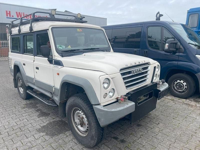 Beige Gebraucht 2009 Iveco Massif SUV | 11.186 € - Bild 1/4