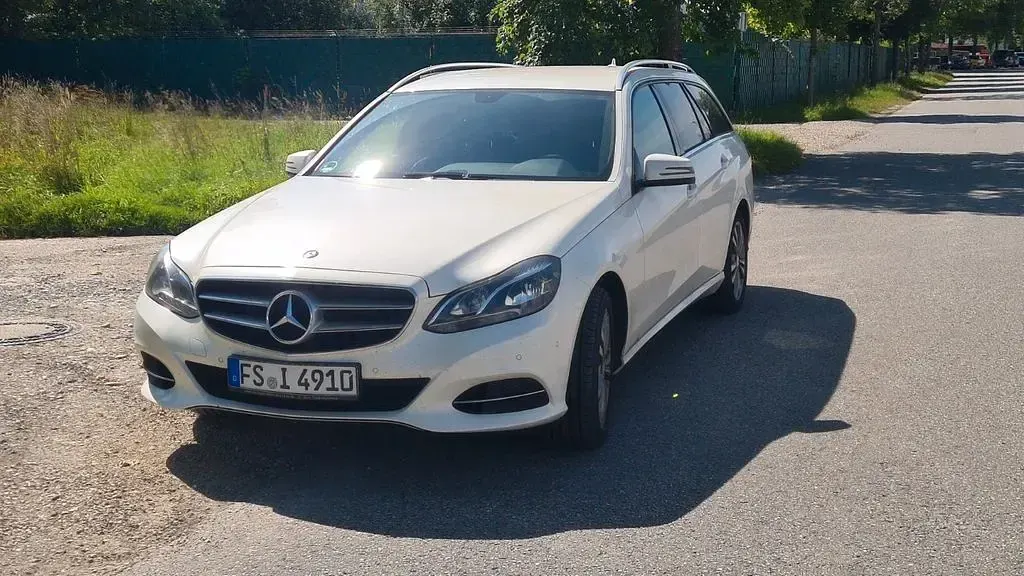 Gebraucht Mercedes E200 Avantgarde 136 PS (100 kW) 2013 Weiß Limousine