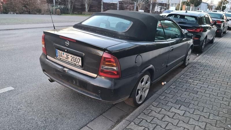 Gebraucht Opel Astra Cabriolet 125 PS (91 kW) 2002 Schwarz Cabrio