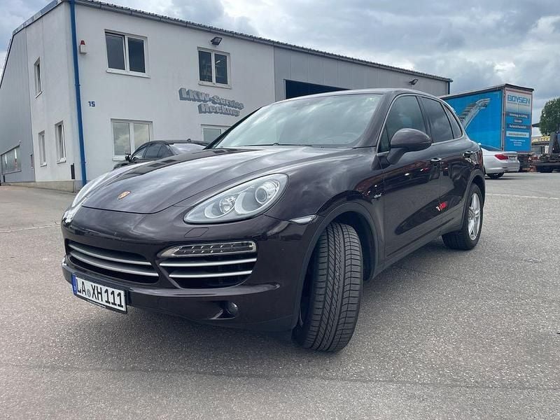 Braun Gebraucht 2014 Porsche Cayenne Platinum Edition SUV | 32.900 € (Fairer Preis) - Bild 1/4