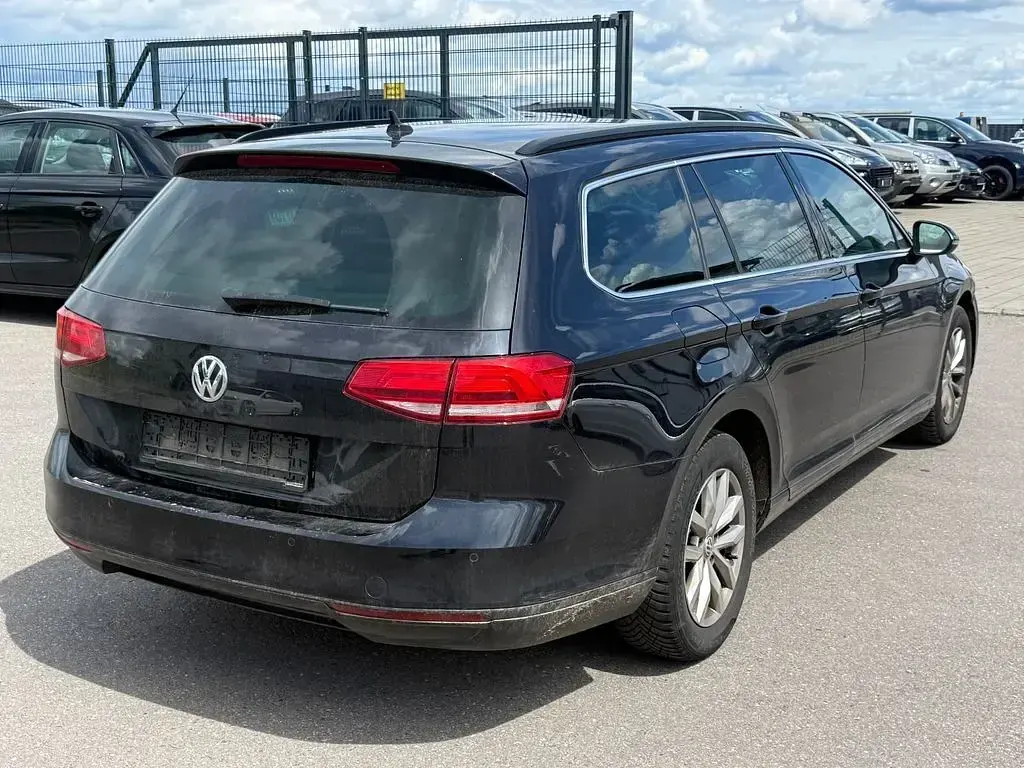 Second-hand VW Passat 150 CP (110 kW) 2018 Negru Break