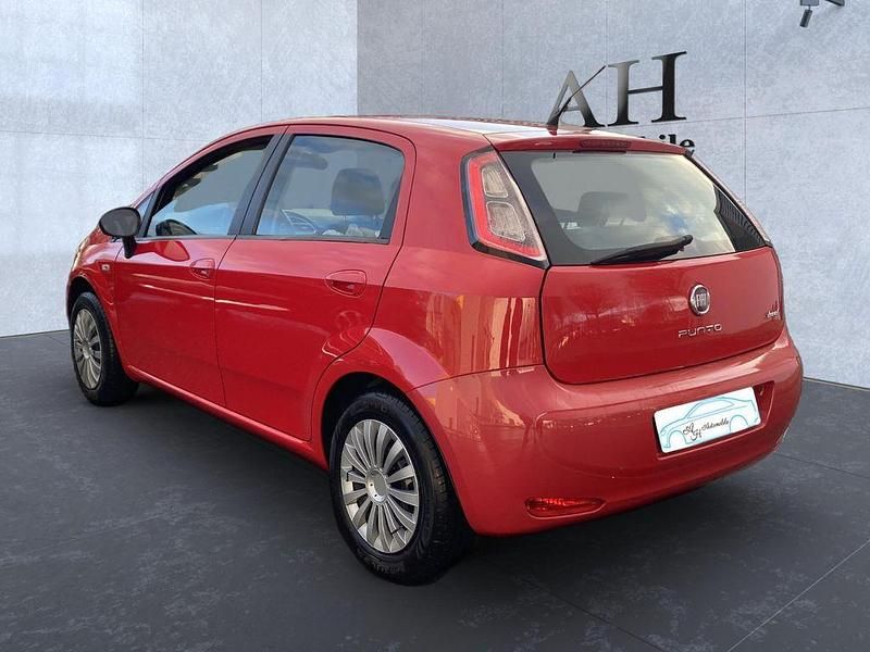 Gebraucht Fiat Punto Street 69 PS (50 kW) 2014 Rot Limousine