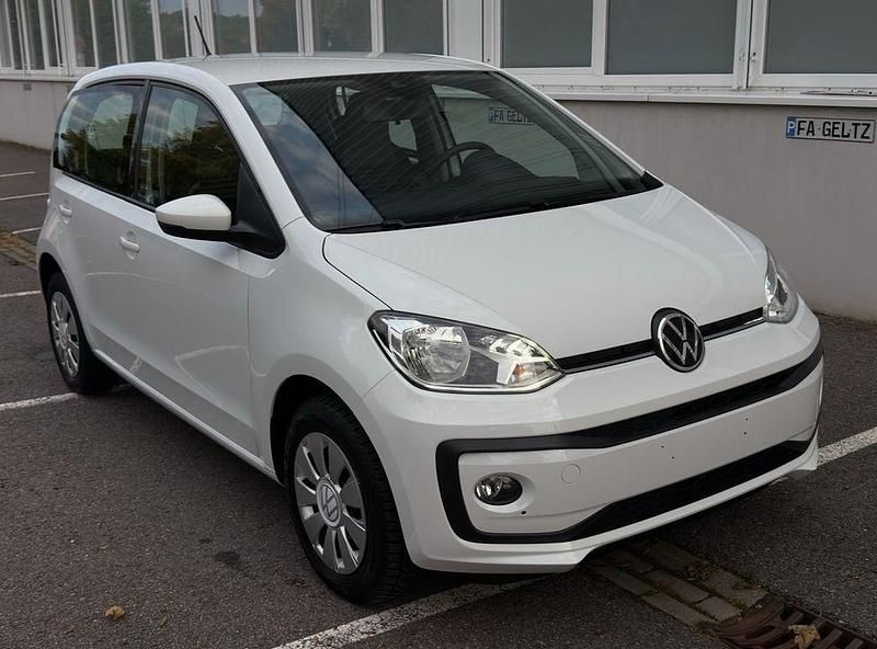 Second-hand VW up! Move 65 CP (47 kW) 2023 Alb Hatchback