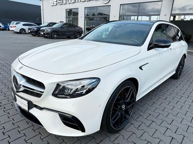 Weiß Gebraucht 2020 Mercedes E63S AMG AMG Limousine | 68.800 € (Fairer Preis) - Bild 1/4