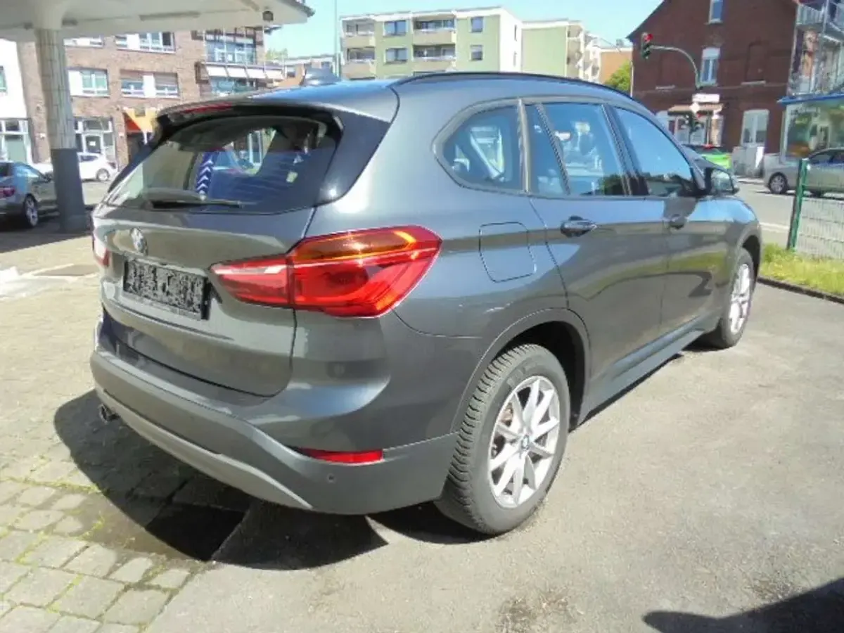 Używany BMW X1 140 KM (102 kW) 2019 Szary SUV