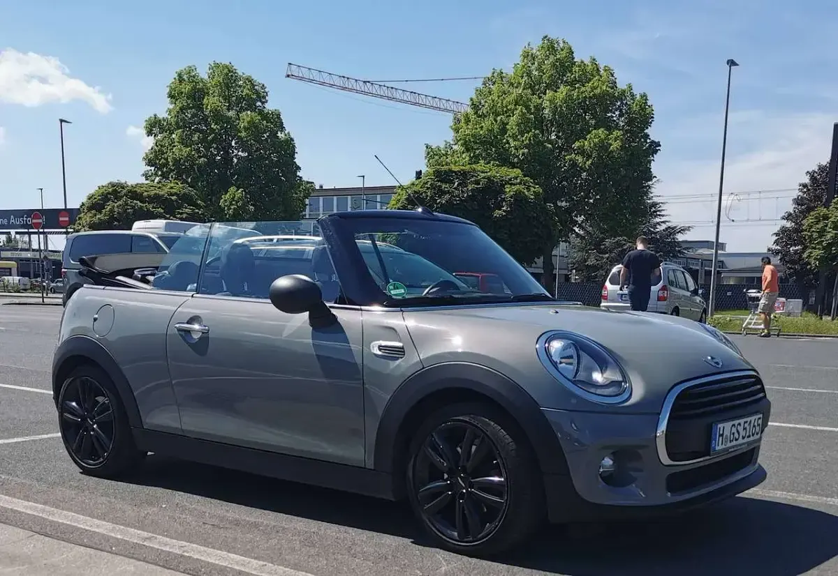 Occasion Mini One Cabriolet 102 PK (75 kW) 2018 Grijs Cabriolet