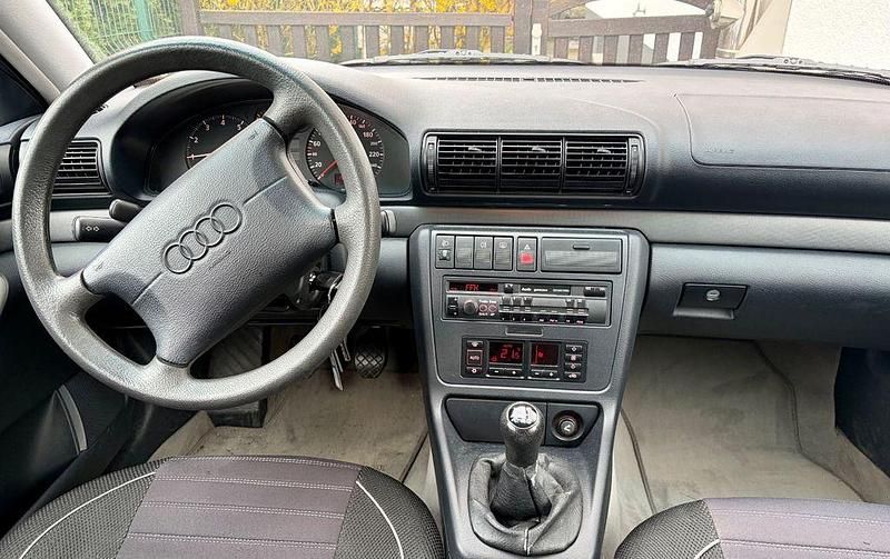 Gebraucht Audi A4 101 PS (74 kW) 1997 Grün Limousine