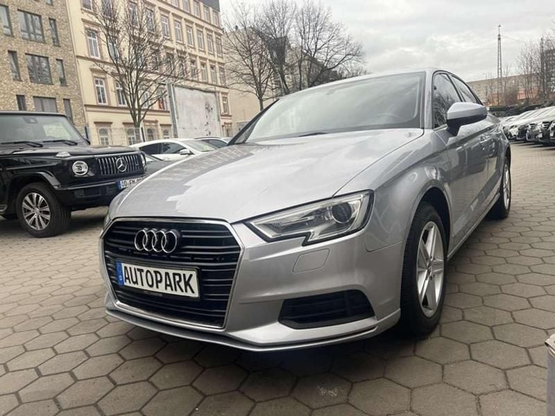 Gebraucht Audi A3 Ambition 116 PS (85 kW) 2018 Grau Limousine