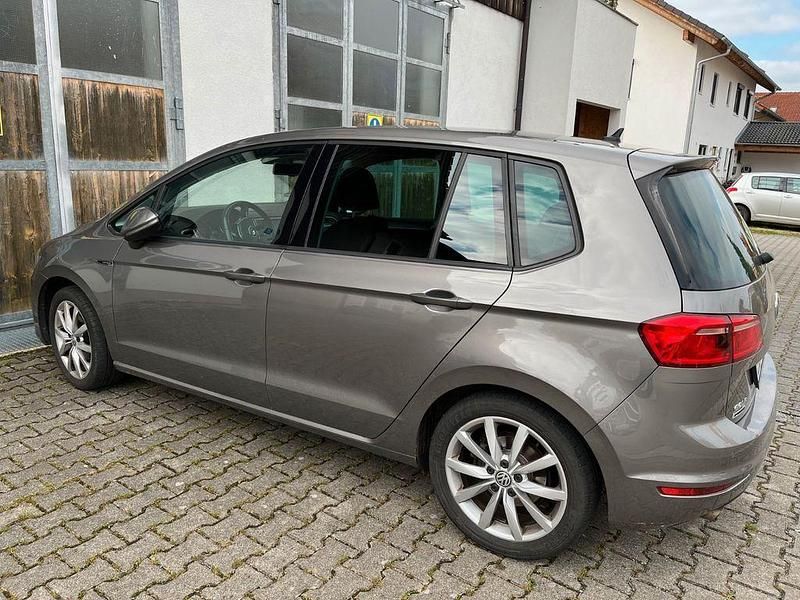 Grau Gebraucht 2015 VW Golf Sportsvan LOUNGE Van / Kleinbus | 11.900 € (Fairer Preis) - Bild 1/4