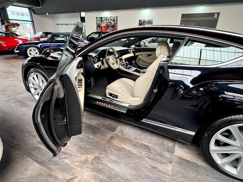 Gebraucht Bentley Continental GT 635 PS (467 kW) 2018 Onyx schwarz Coupé