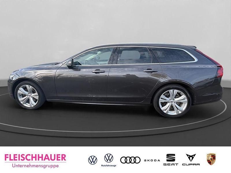Gebraucht Volvo V90 Momentum 197 PS (144 kW) 2021 Grau Kombi